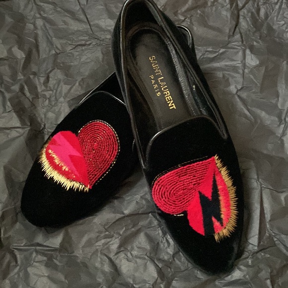 - Rare Saint Laurent black velvet Heart flat 💯 authentic - Picture 2 of 8